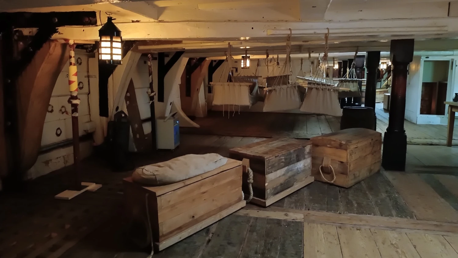 vnitřek lodě HMS Victory